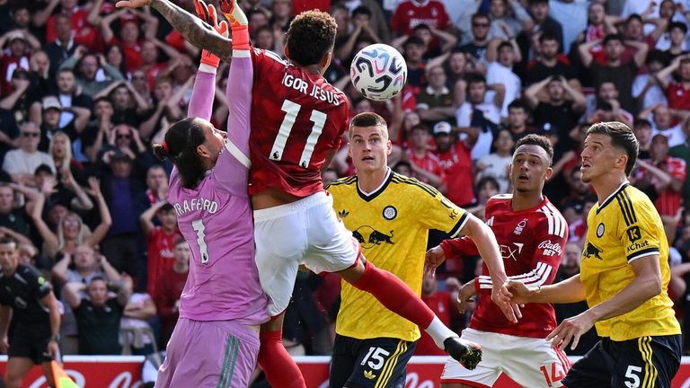 Igor Jesus missed several chances